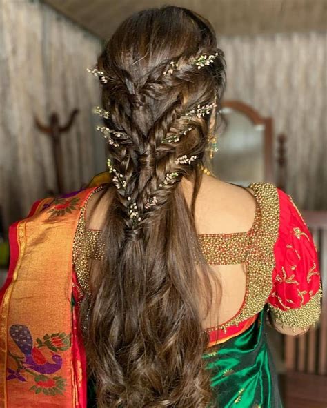 Hairstyle In Saree For Girls